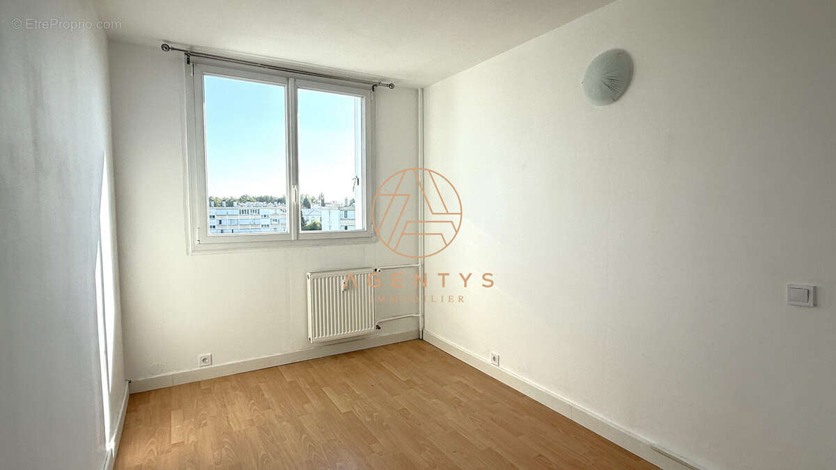 Appartement à LE PLESSIS-TREVISE