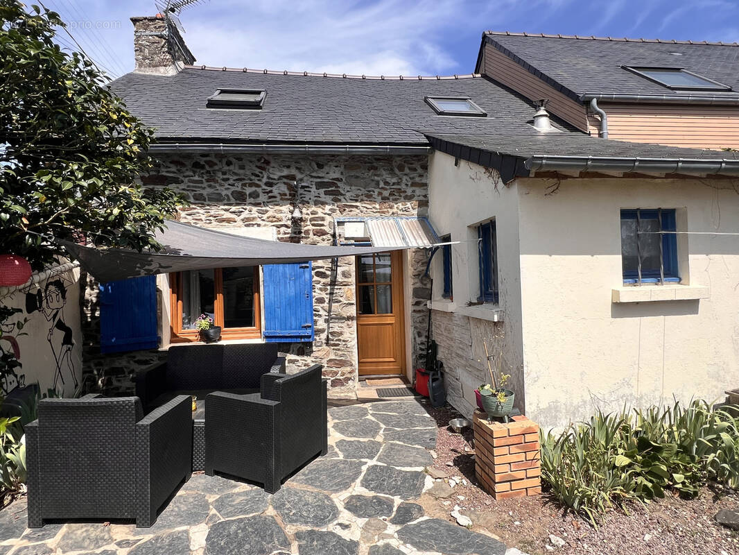 Maison à HENANBIHEN