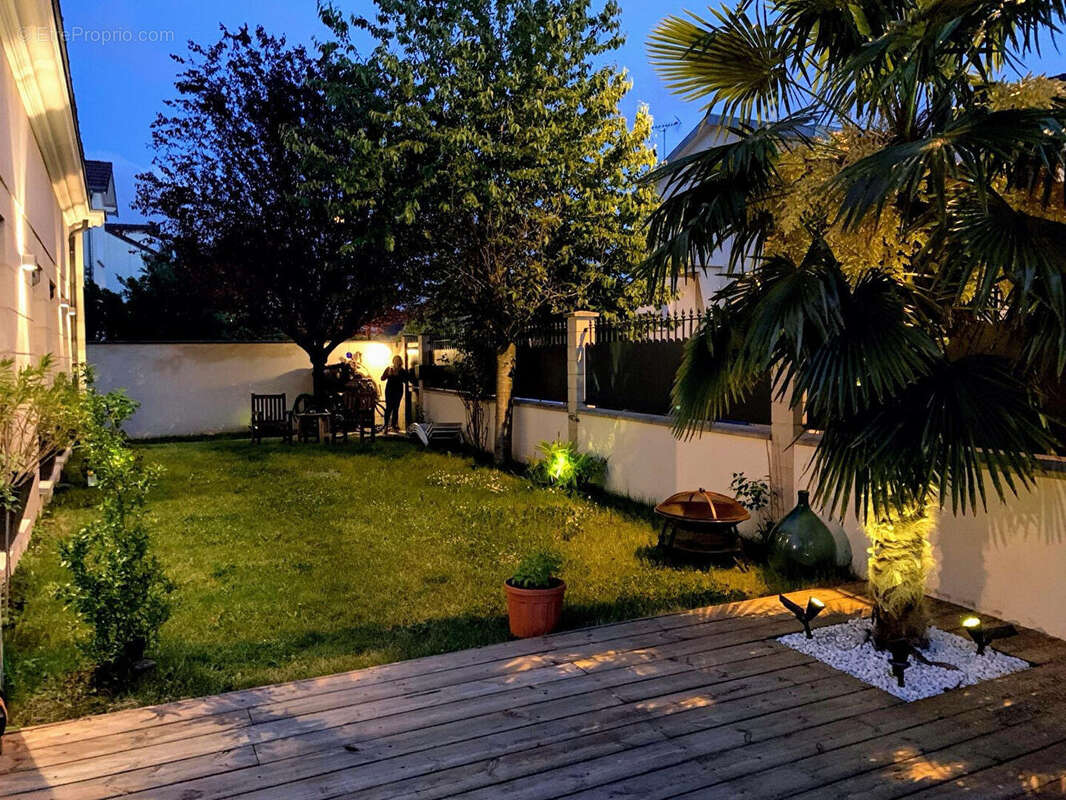 Maison à CARRIERES-SUR-SEINE