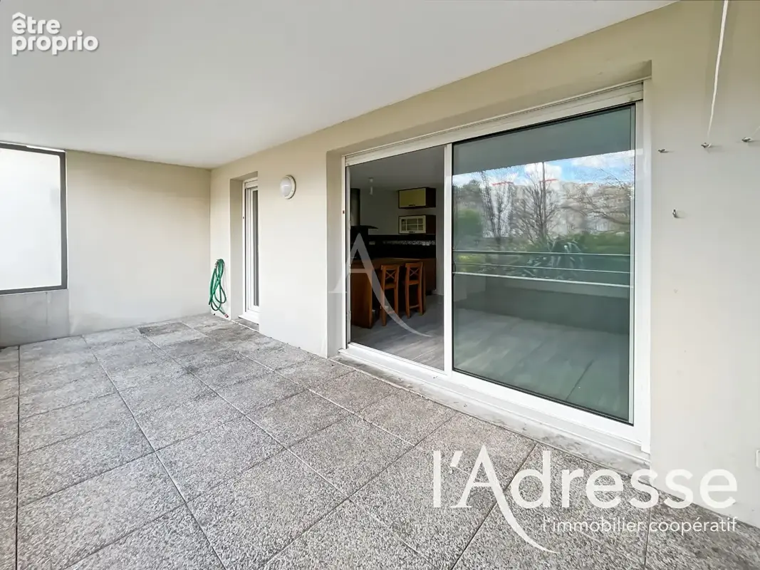 Marseille 11e - grand t2 + terrasse sans vis-à-vis & garage - photo 2