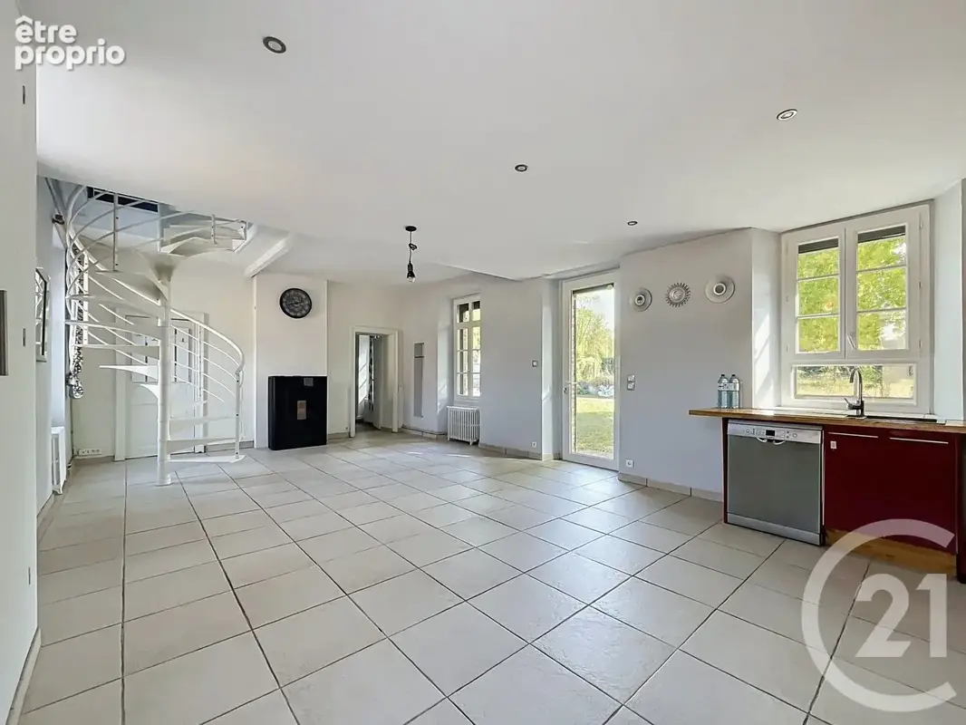 Maison 5 pièces 149 m² à vendre à Theil-Sur-Vanne (89320) - photo 2