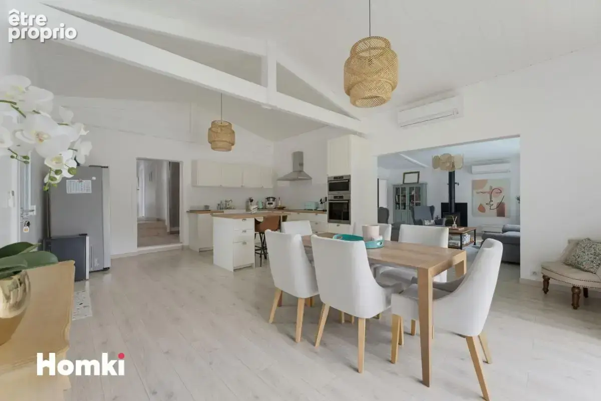 Maison rénovée – 155 m² – 4 chambres – piscine – terrain 1 200 m² - photo 2