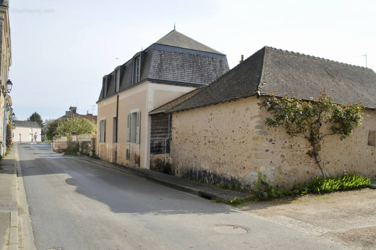 Maison à ASNIERES-SUR-VEGRE