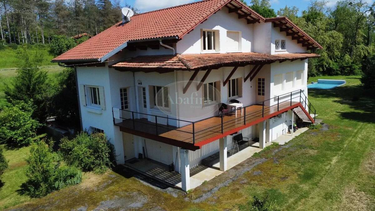 Maison à CASTELNAU-MAGNOAC