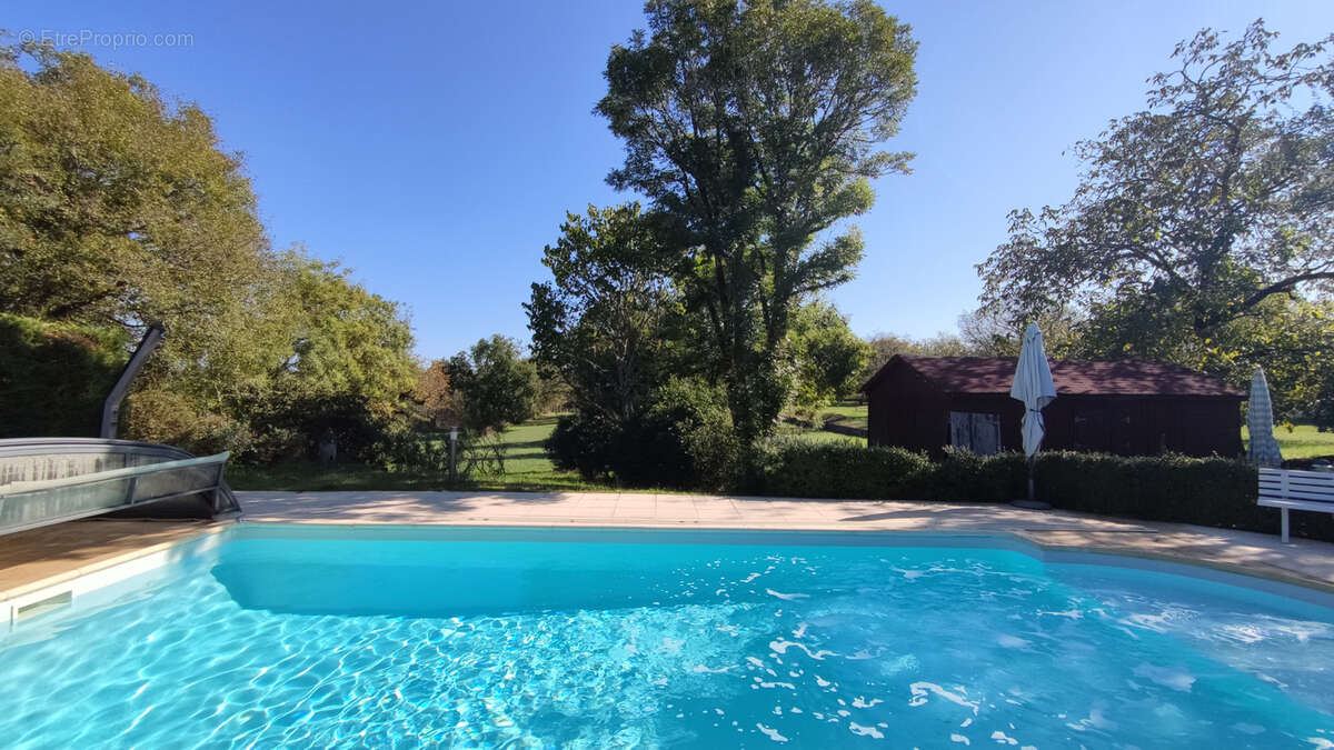 Maison à VILLESEQUE