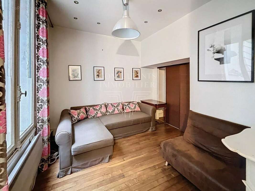 Appartement à NEUILLY-SUR-SEINE