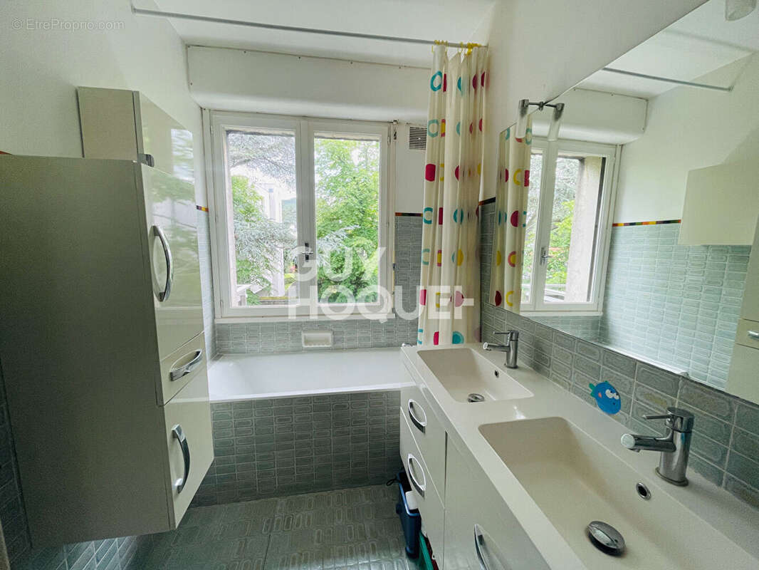 Appartement à CHAMALIERES