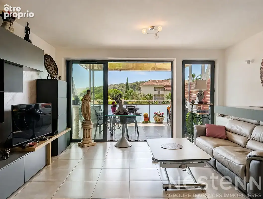 Appartement 3 pièces lumineux avec terrasse et parking couvert à vendre au Lavandou - photo 5