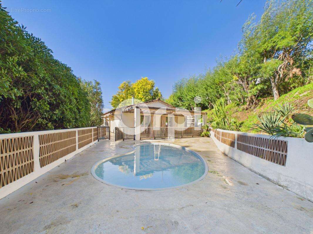 Maison à MANDELIEU-LA-NAPOULE