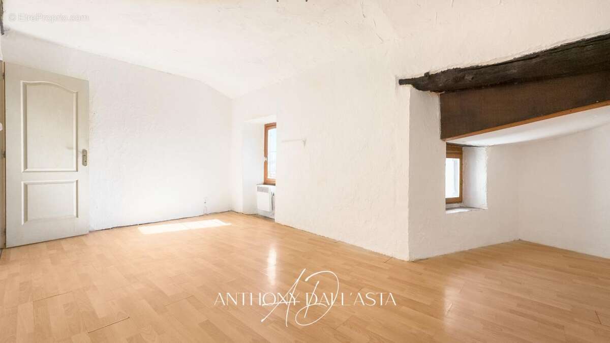 Maison à VILLARDONNEL