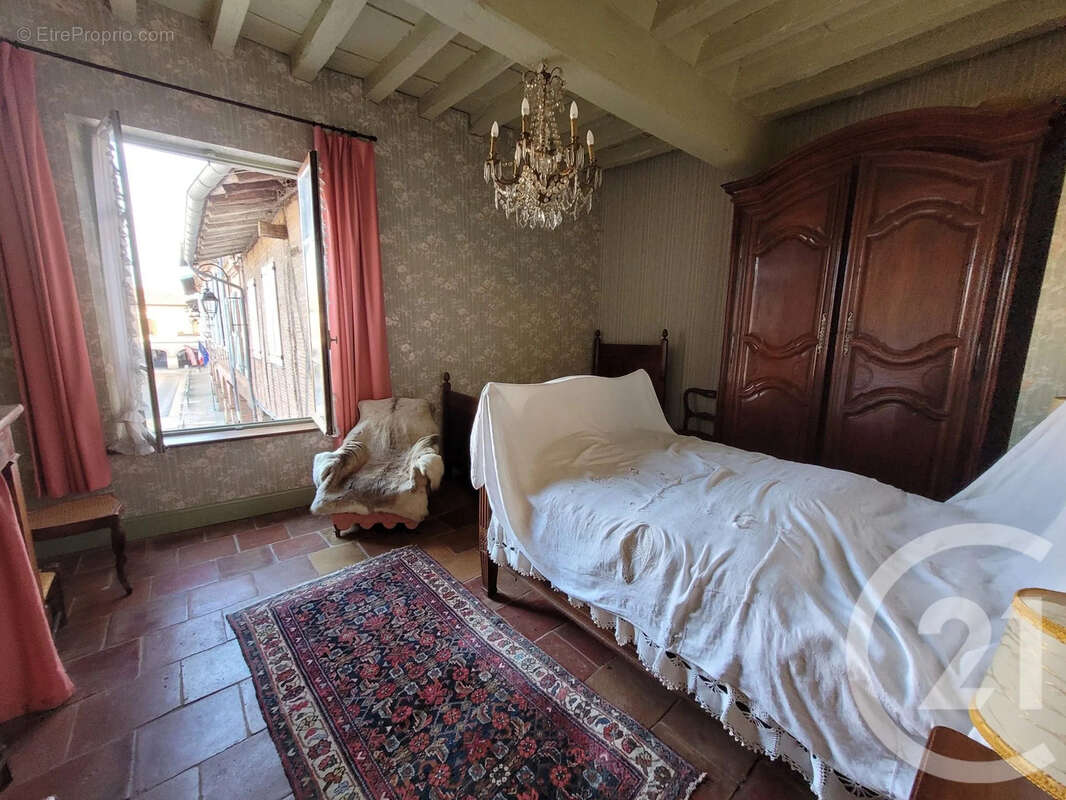 Maison à LISLE-SUR-TARN