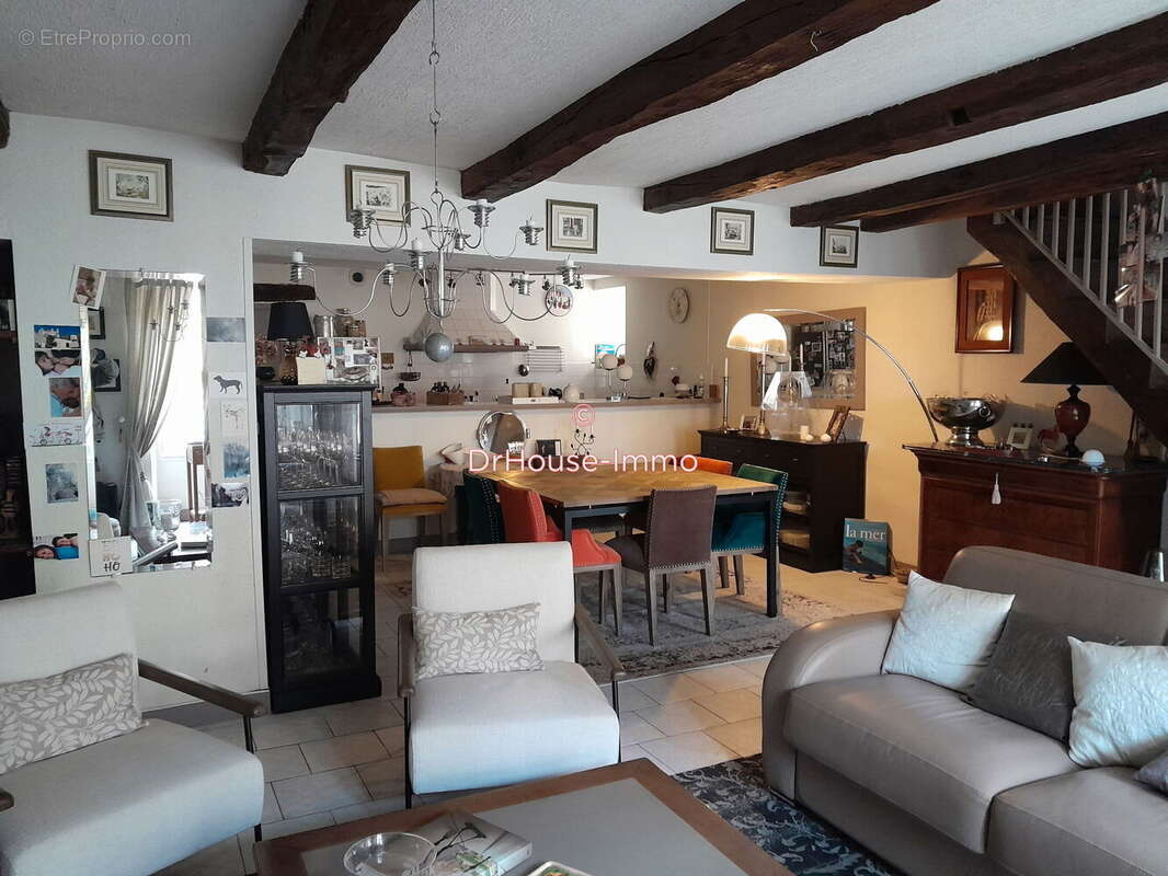 Maison à LATILLE