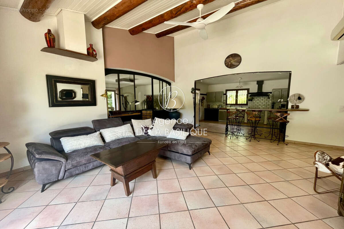 Maison à SAINT-MAXIMIN-LA-SAINTE-BAUME