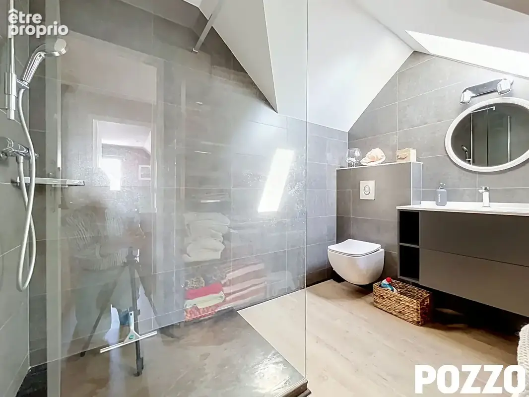 En vente à SAINT PAIR SUR MER (50380) Charmante maison entièrement rénovée de 5 pièces et 400m² de terrain - photo 11