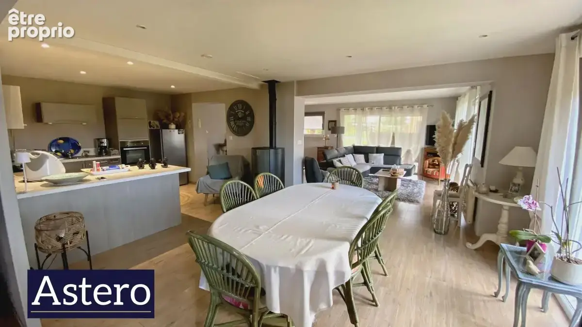 Maison familiale de 132 m² - Saint-Guen - photo 4