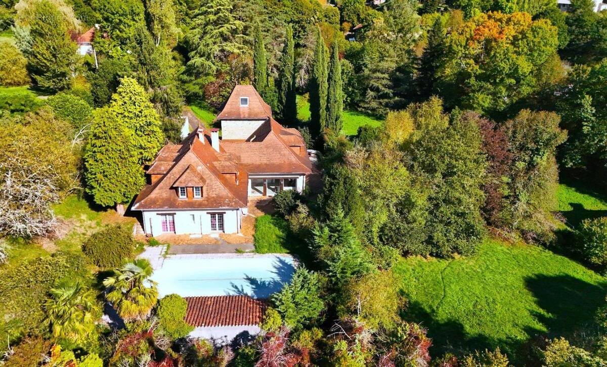 Maison à DECAZEVILLE