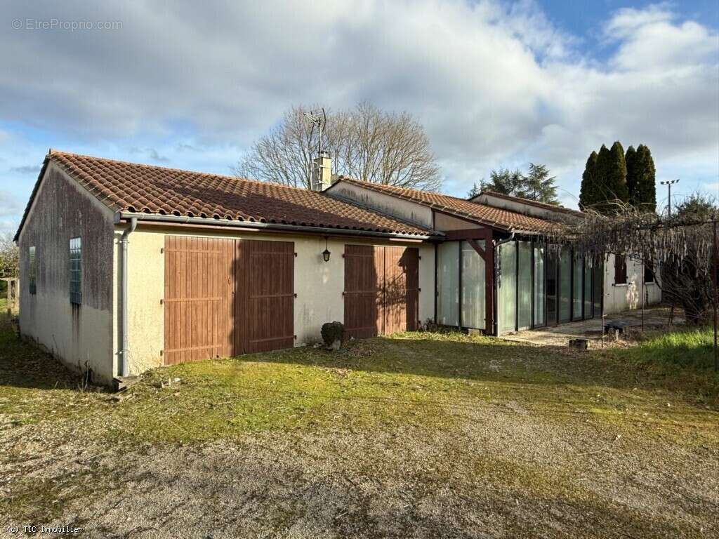 Maison à VERTEUIL-SUR-CHARENTE