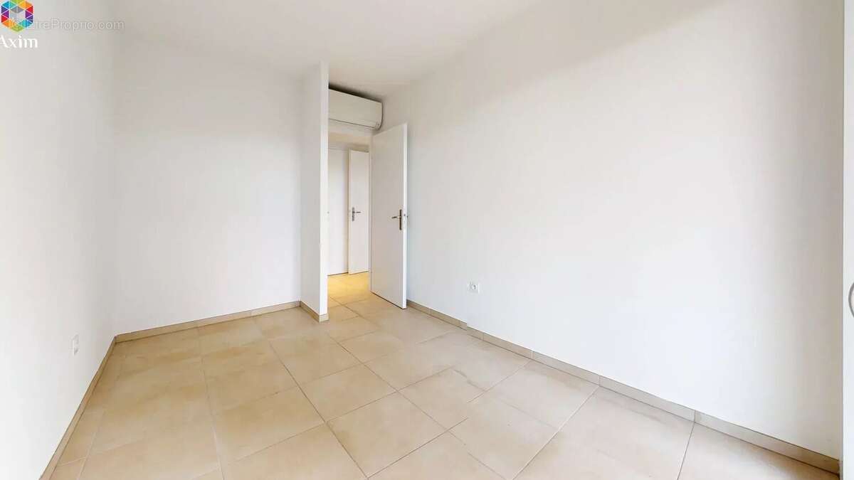 Appartement récent avec jardin, piscine et vue dégagée - photo 26