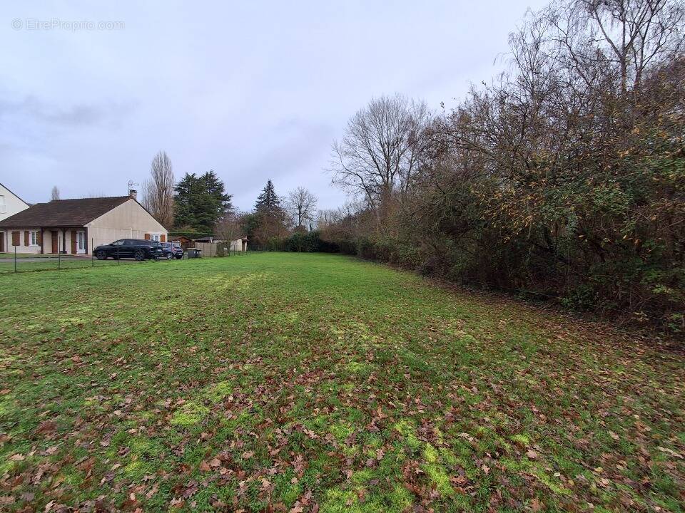 Terrain à EPIAIS-RHUS