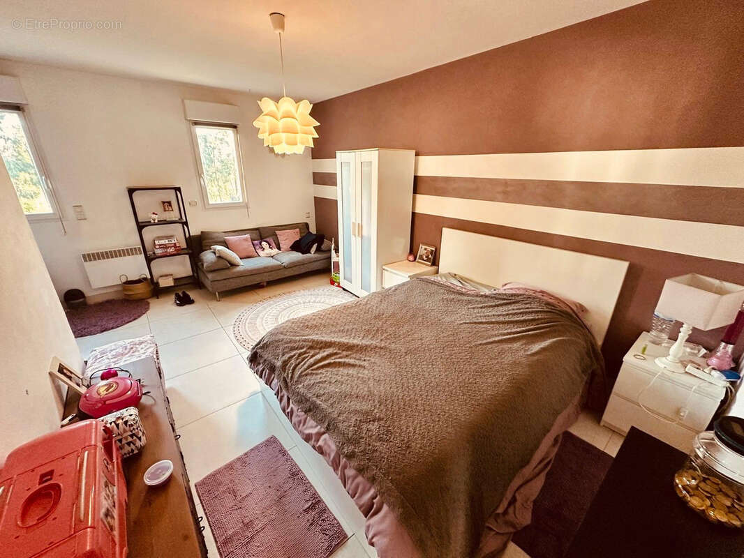 Commerce à TORREILLES