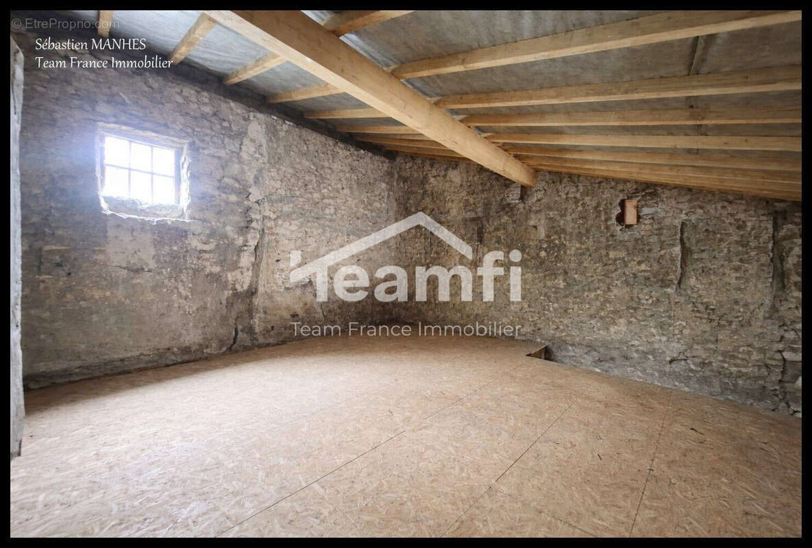 Maison 66 m² à Thiers  - photo 3