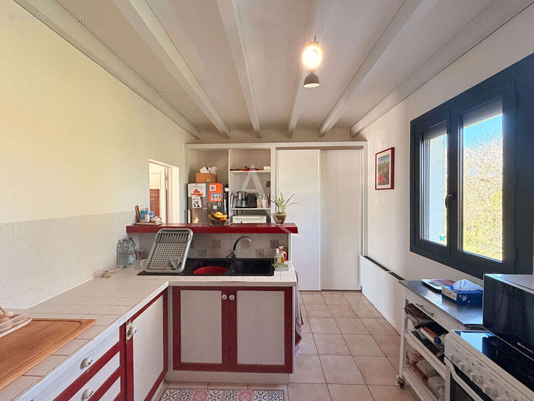 Maison avec vue dégagée, piscine, 5 chambres - photo 8