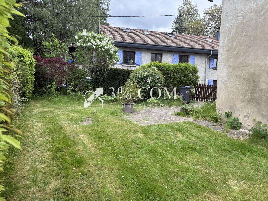 Ferme de village 196 m2 VIMENIL - photo 6