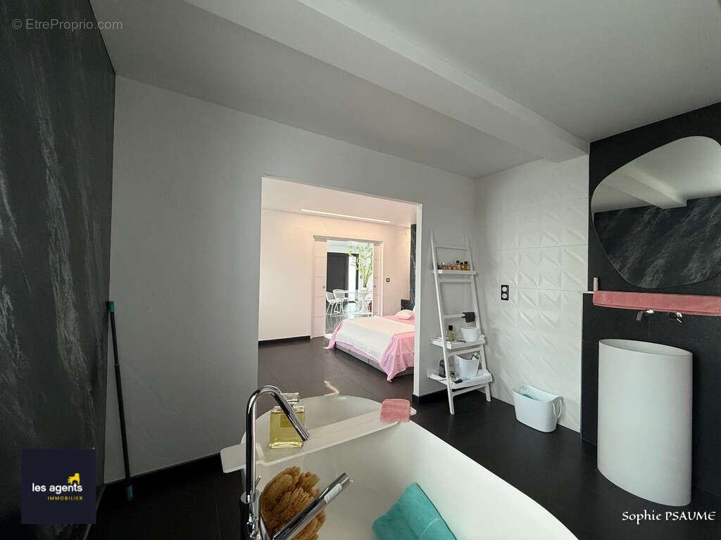 Maison à NEUFCHATEAU