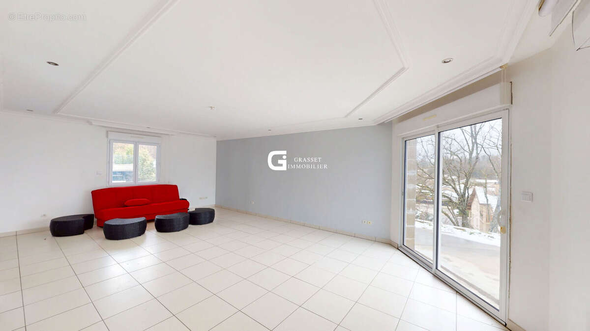 Maison à GEOVREISSET