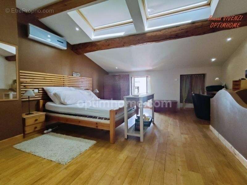  Maison de caractère divisée en 2 logements – Opportunité rare au cœur de PRADES - photo 7