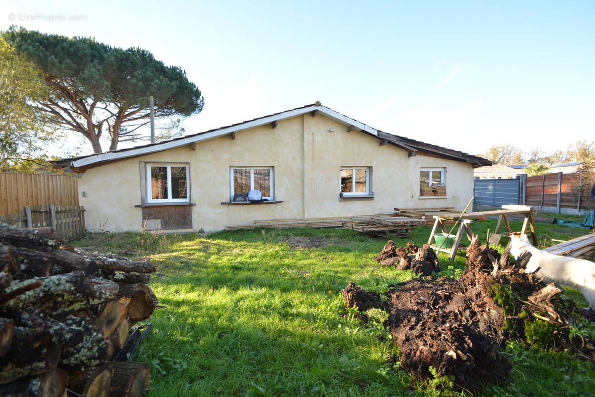 Maison à LE PORGE