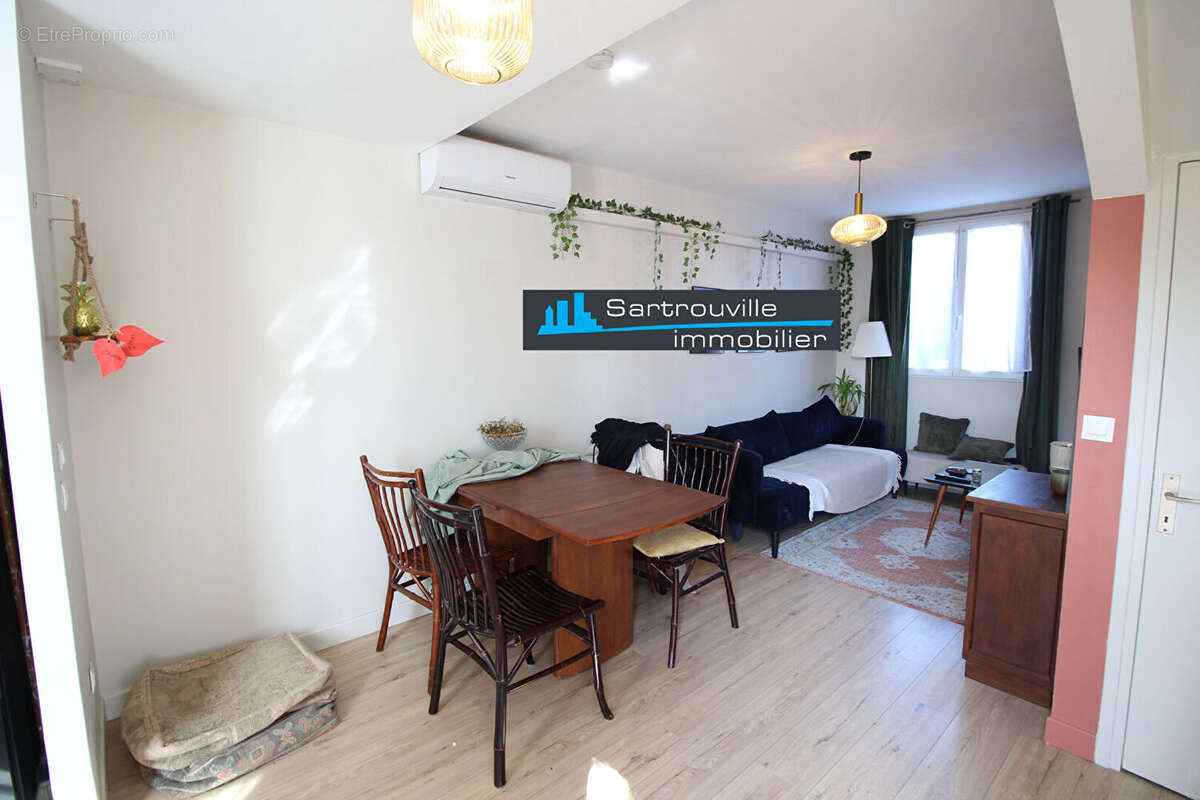 Appartement à SARTROUVILLE