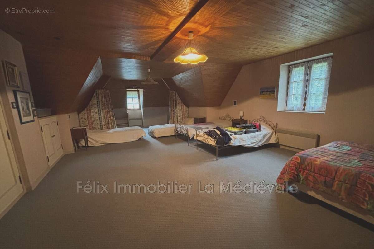 Maison à CARSAC-AILLAC