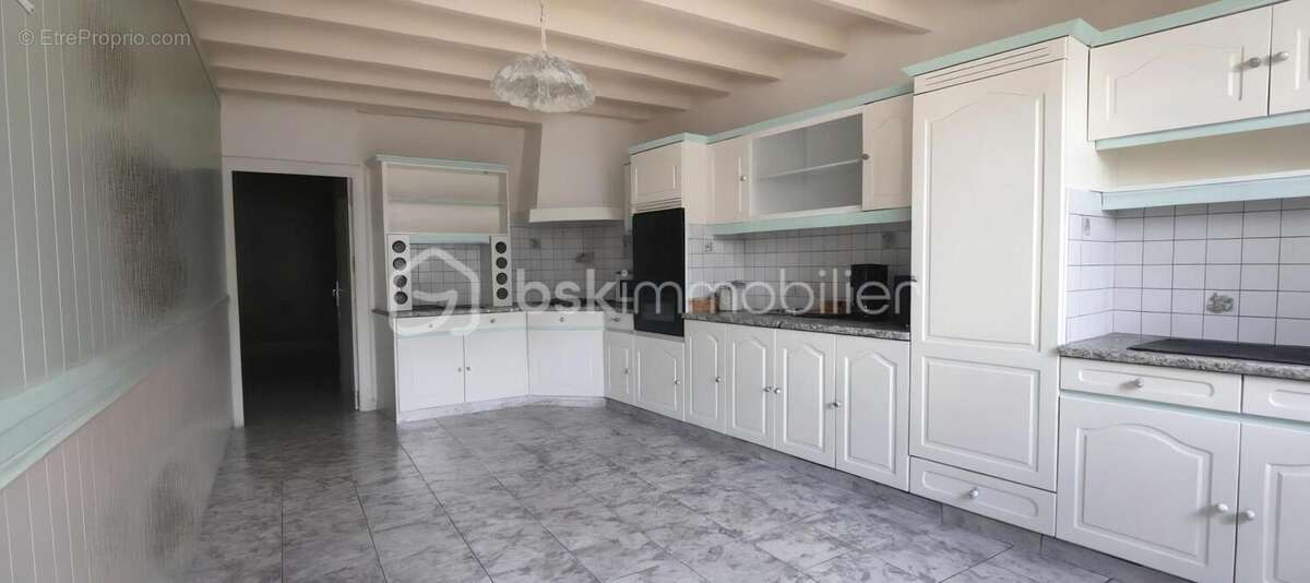 Maison à FONTENILLE-SAINT-MARTIN-D'ENTRAIGUES