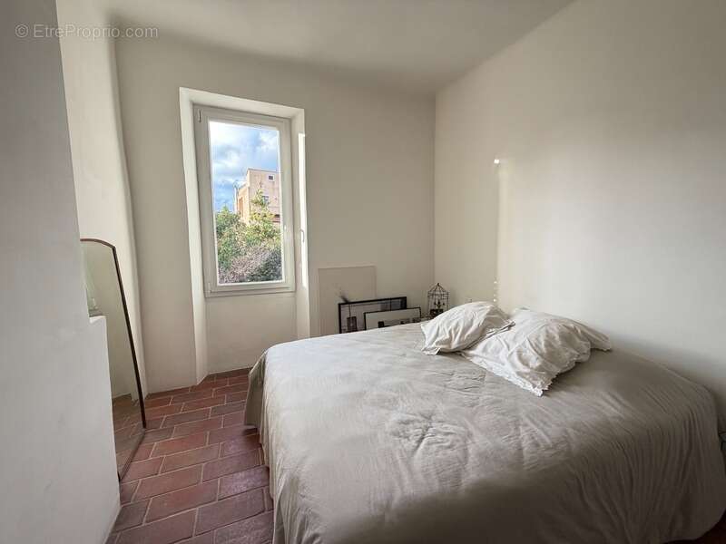 Appartement à MARSEILLE-5E