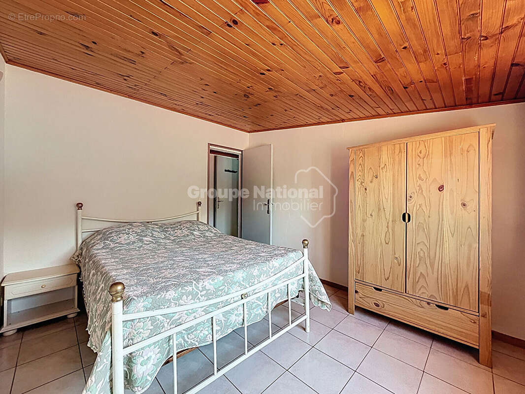 Uchaux, propriété avec gîte 205m² , possibilité revenu locatif, 4870m² de terrain arboré avec piscine - photo 19