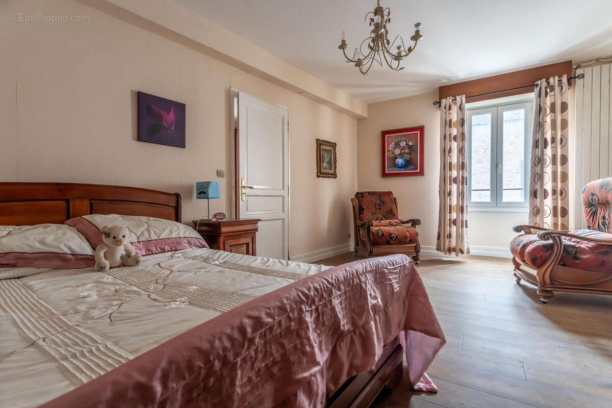 Maison à CASTELSAGRAT