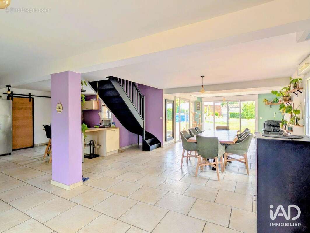 Maison 143 m² à Fontaine-Lavaganne  - photo 3