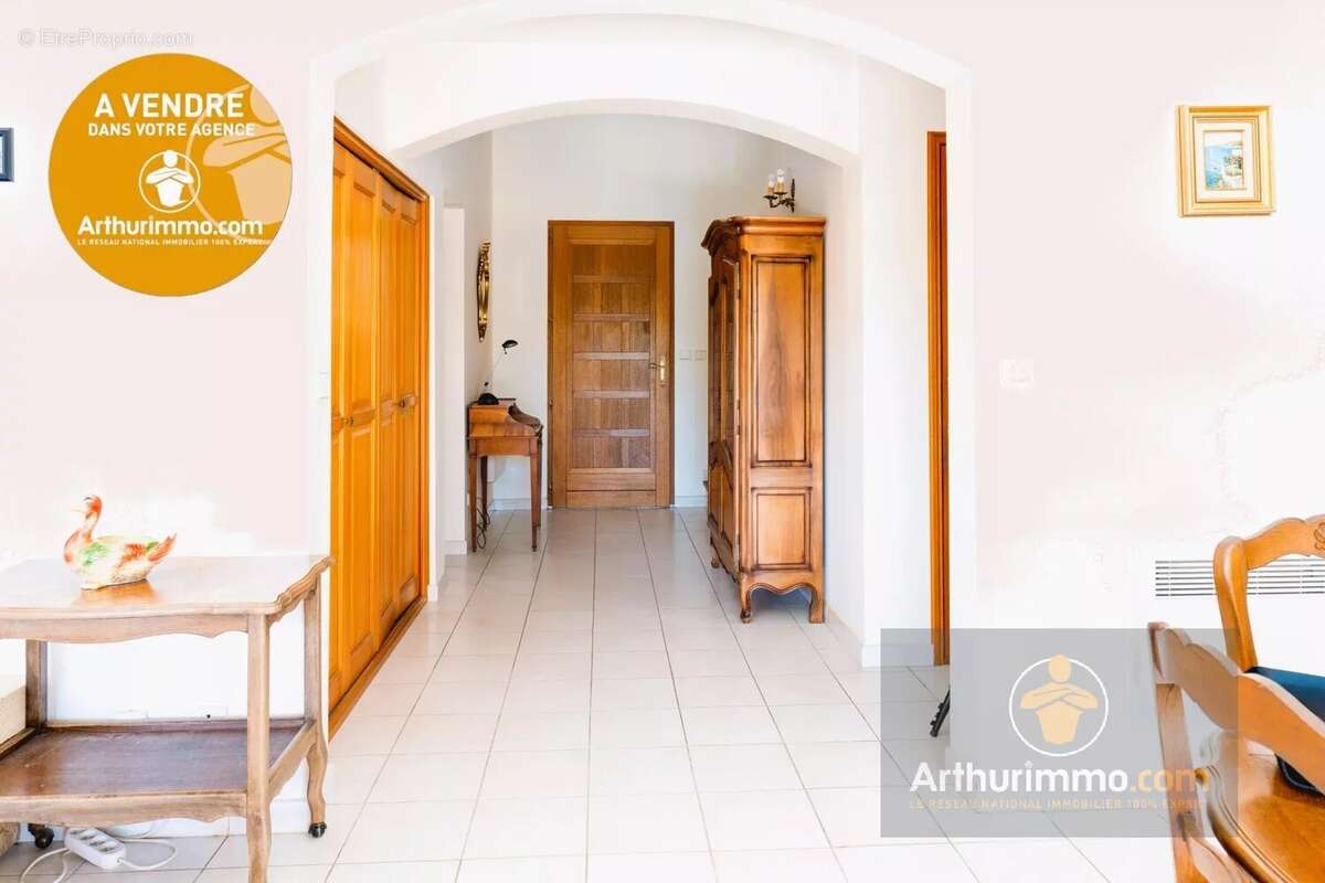 Maison à BORMES-LES-MIMOSAS