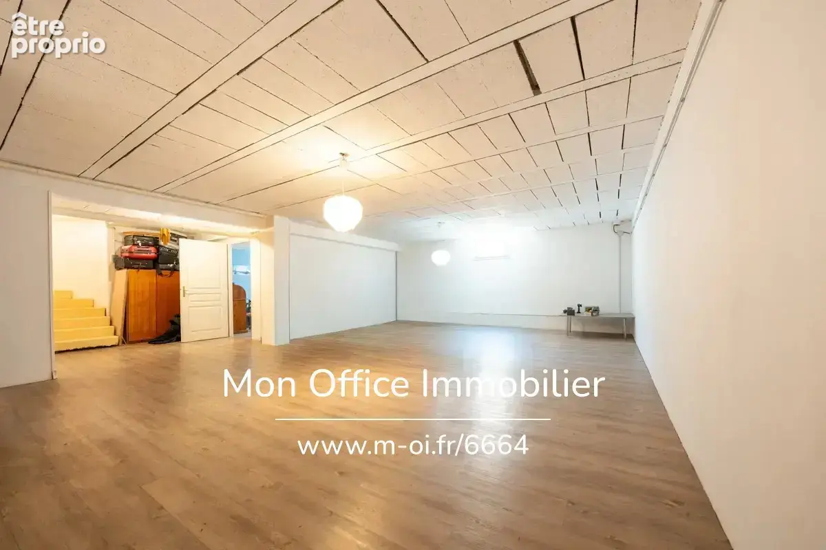 Référence : 6664-NZW. - Maison 4 chambres - piscine, sous sol, garage - photo 15
