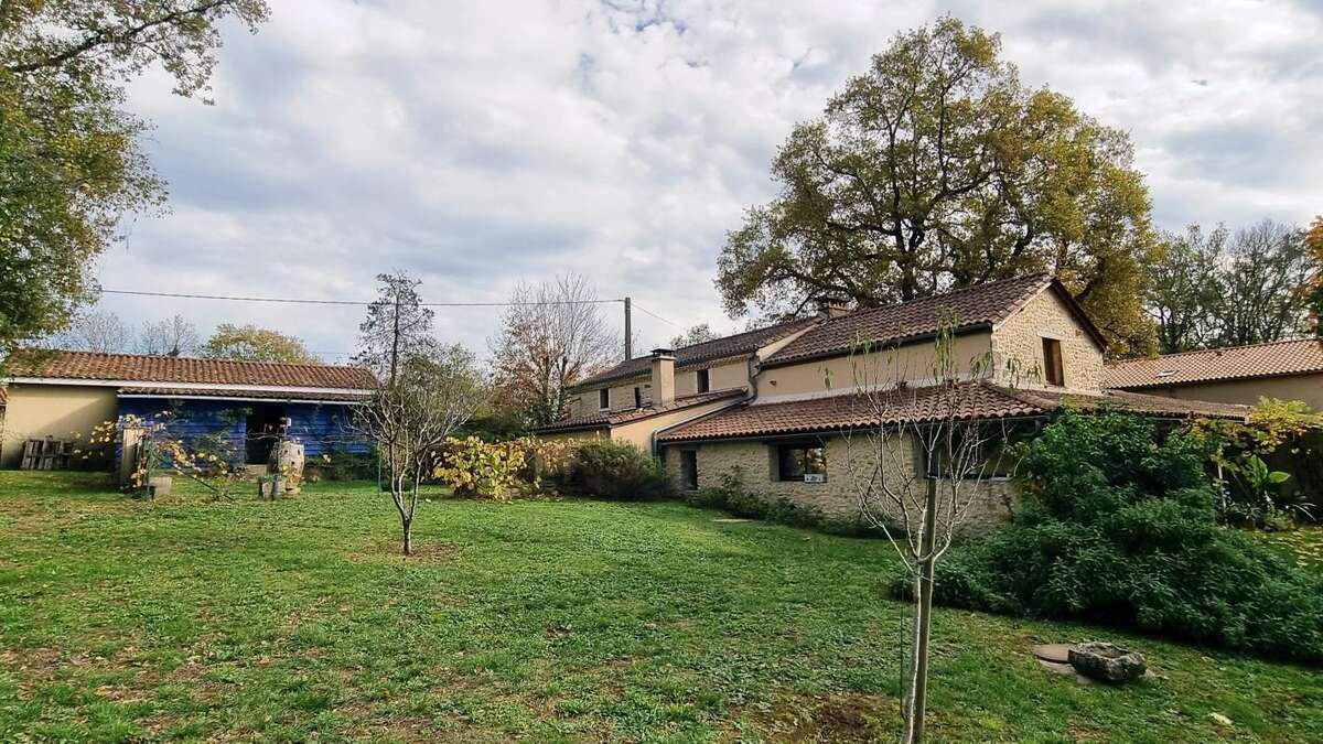 Maison à SAINT-FELIX-DE-VILLADEIX