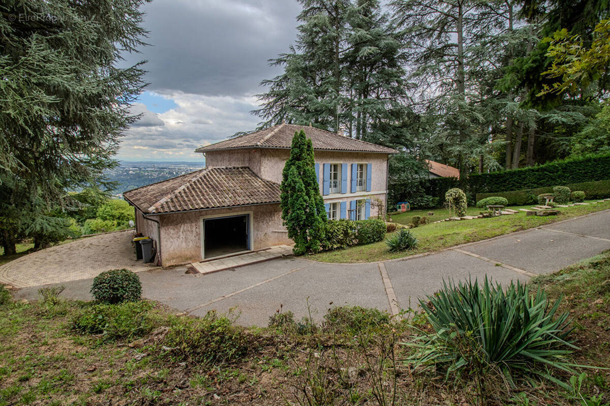 Maison à SAINT-CYR-AU-MONT-D'OR
