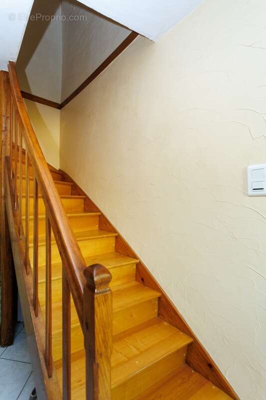 Exclusivité, à vendre – Maison avec double garage et terrain clos – Vérosvres (71) - photo 8