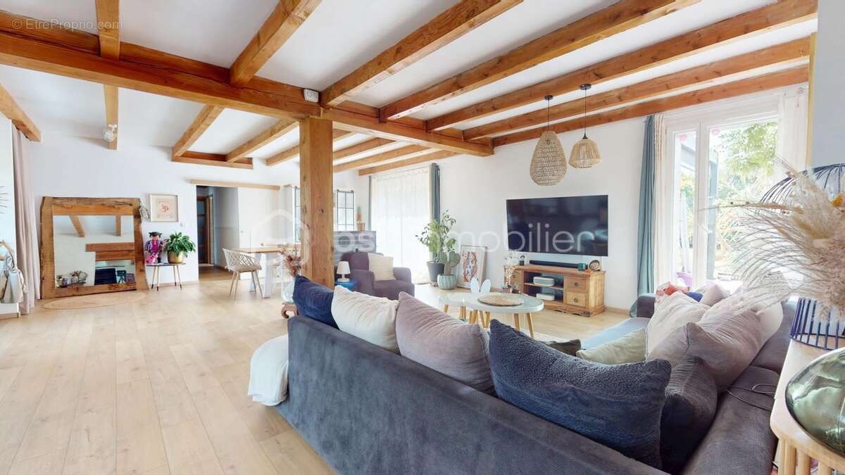 Maison à LA GRIPPERIE-SAINT-SYMPHORIEN