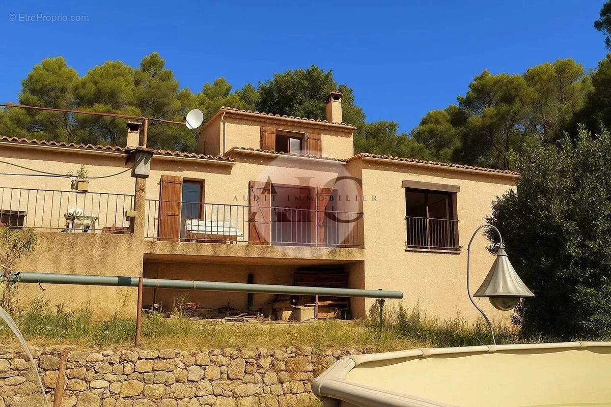 Maison à TOURRETTES