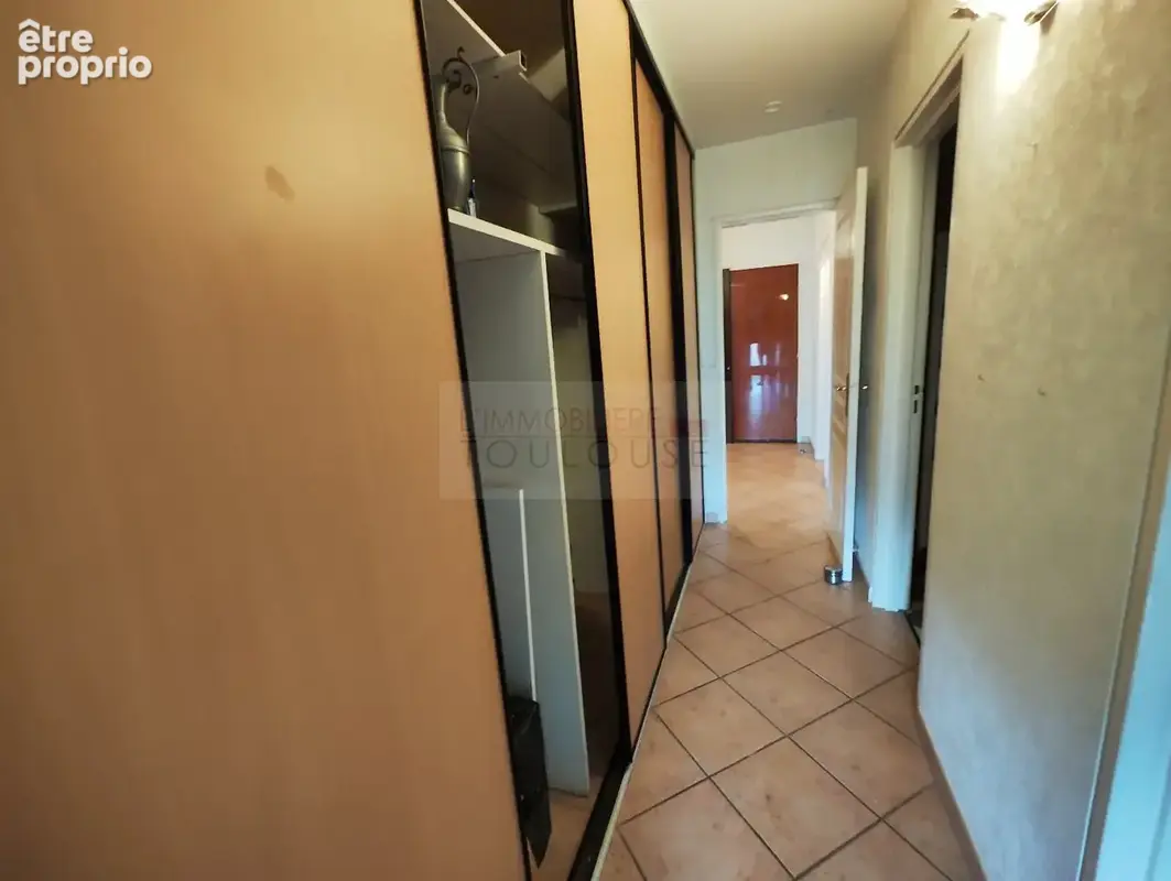 Appartement T4  84 m² - Balcon et Loggia  Vue Pyrénées - photo 8