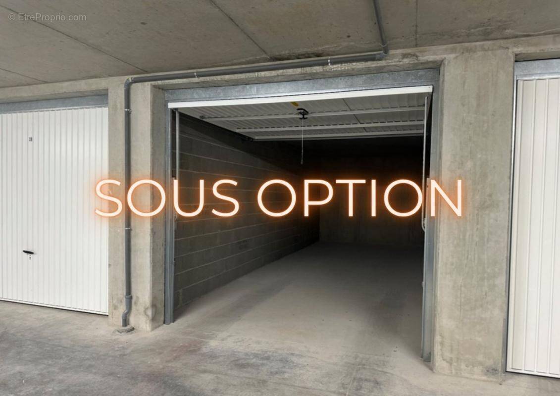 Parking à SAINT-CHAFFREY