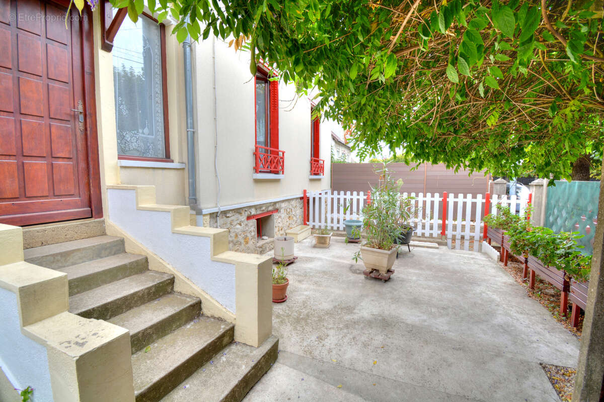 Maison à SAVIGNY-SUR-ORGE