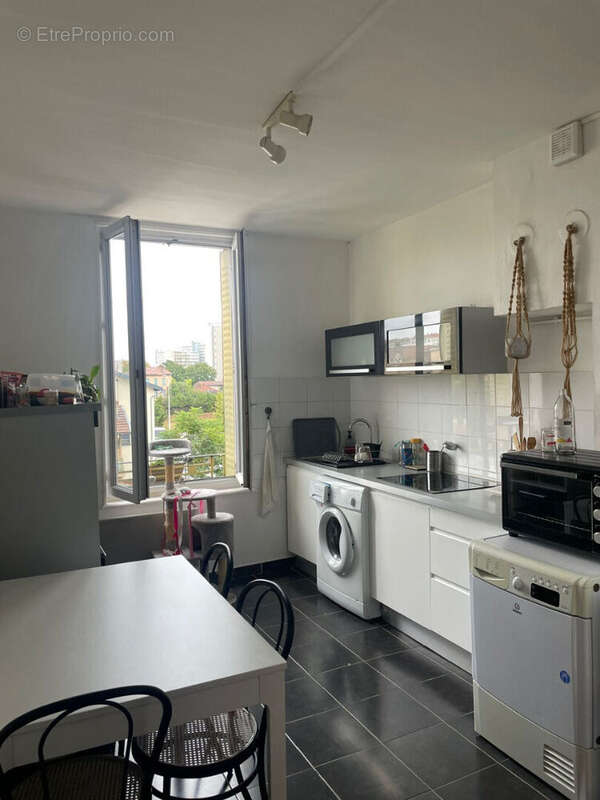 Appartement à LYON-8E