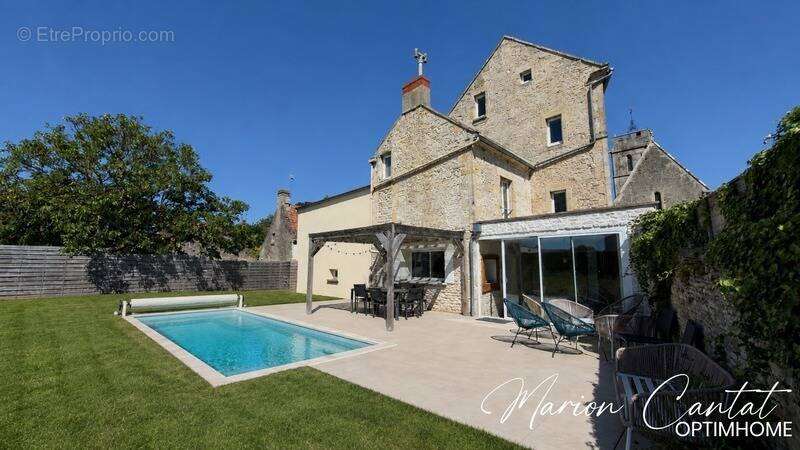 Maison à COLLEVILLE-MONTGOMERY